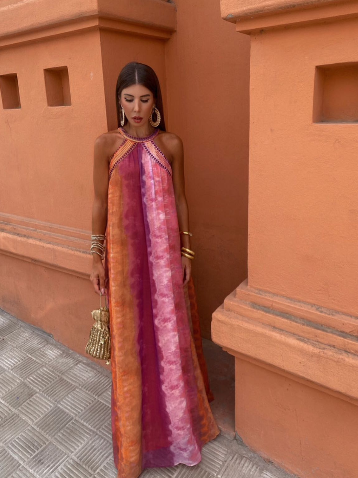 Elfrida™ | Förförisk maxiklänning med halterneck och tie-dye
